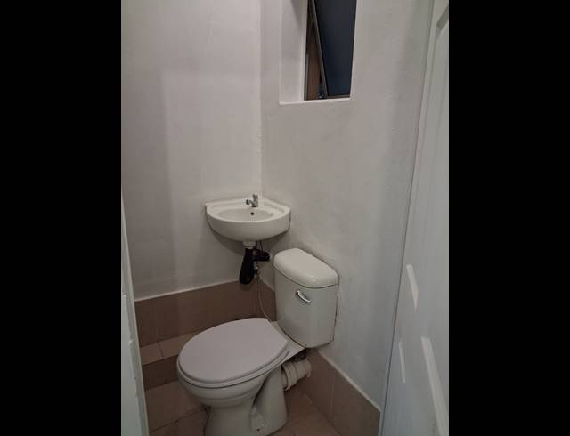 1 BEDROOM STUDIO APARTMENT TO LET IN WESTVILLE